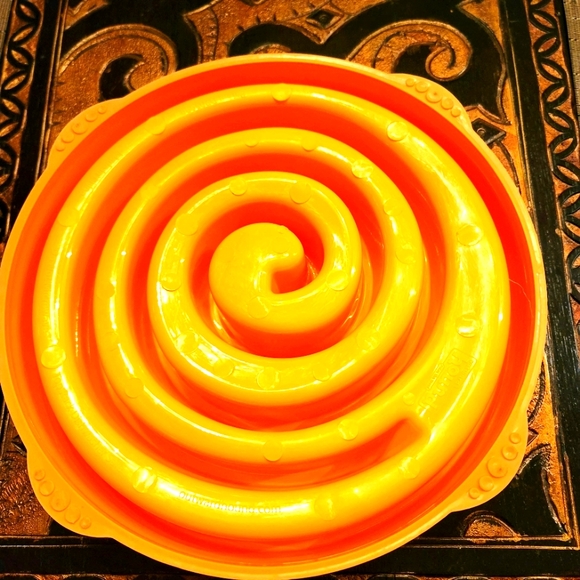 Outward Hound Extra Large Slow Feeder Dog Bowl 10.5" - Picture 2 of 4